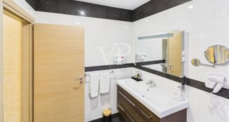 von_poll_real_estate_property_IT252942306_image_26