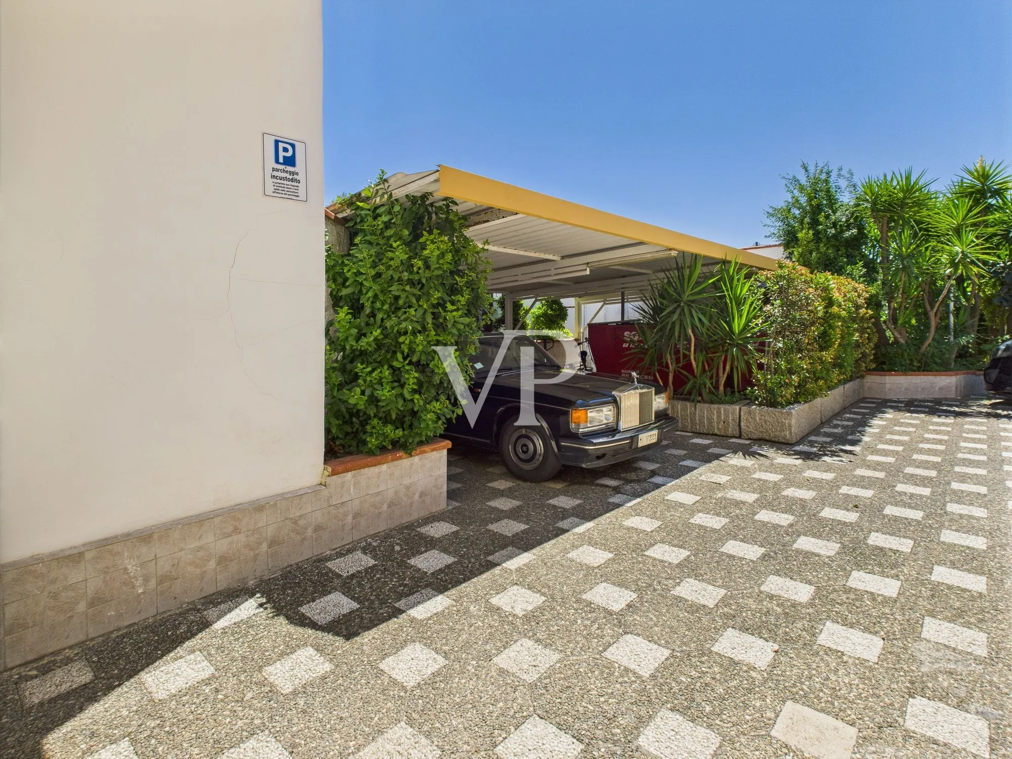 Hotel Villa 400 meters from the sea