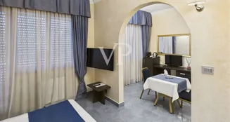 von_poll_real_estate_property_IT252942306_image_23