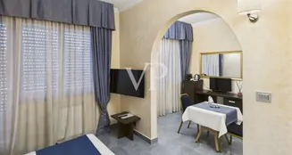 von_poll_real_estate_property_IT252942306_image_23