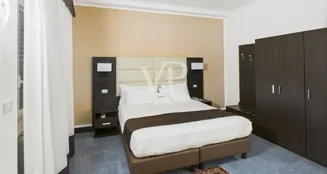 von_poll_real_estate_property_IT252942306_image_27