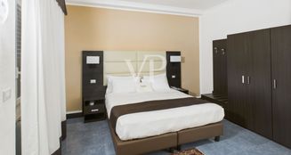 von_poll_real_estate_property_IT252942306_image_27