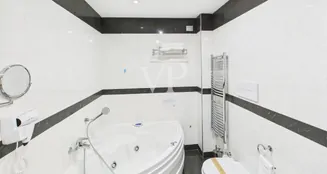 von_poll_real_estate_property_IT252942306_image_25