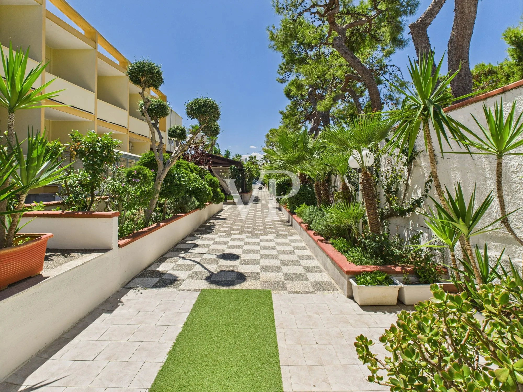 Hotel Villa 400 meters from the sea