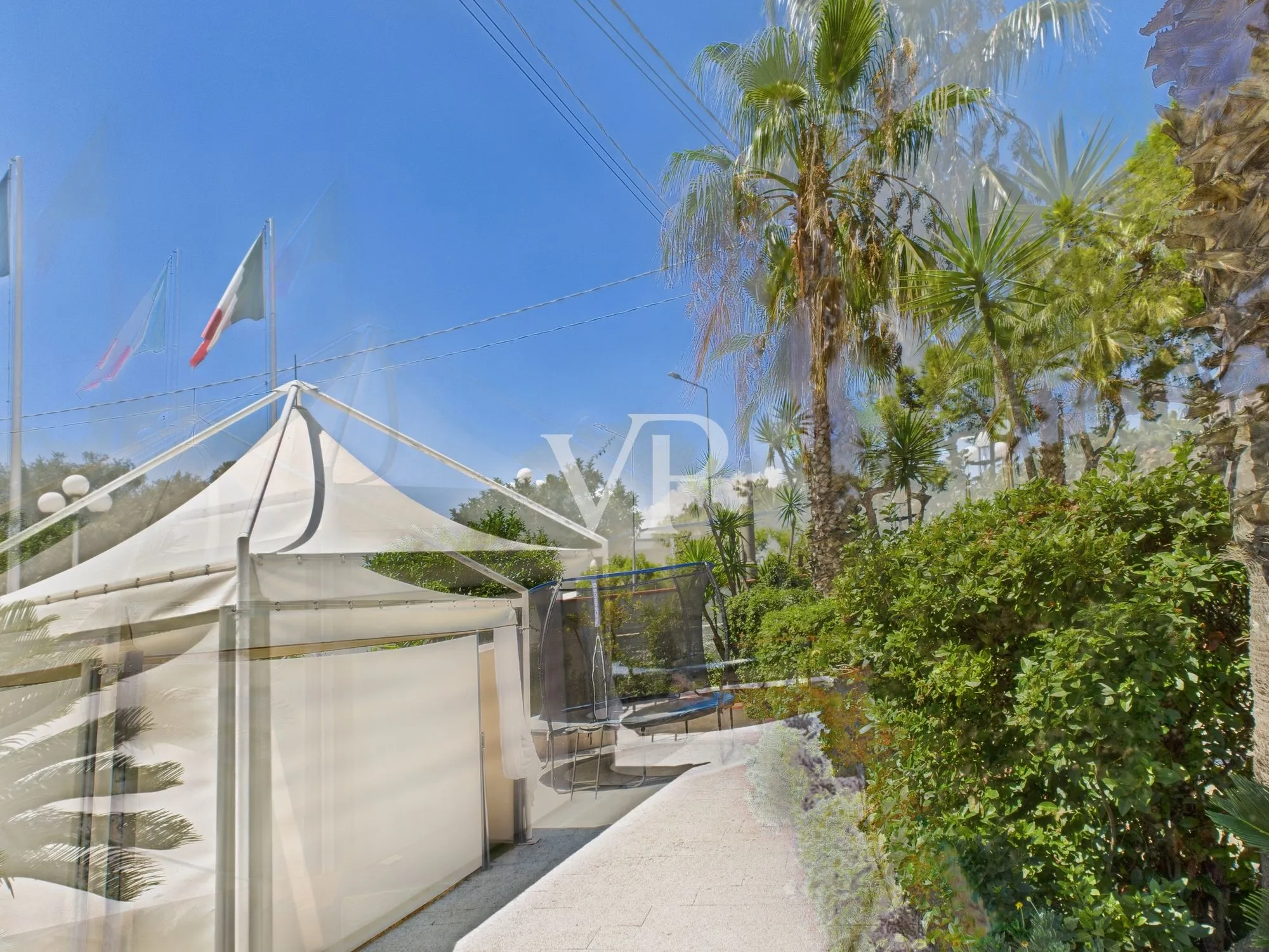 Hotel Villa 400 meters from the sea