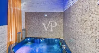 von_poll_real_estate_property_IT252942306_image_16