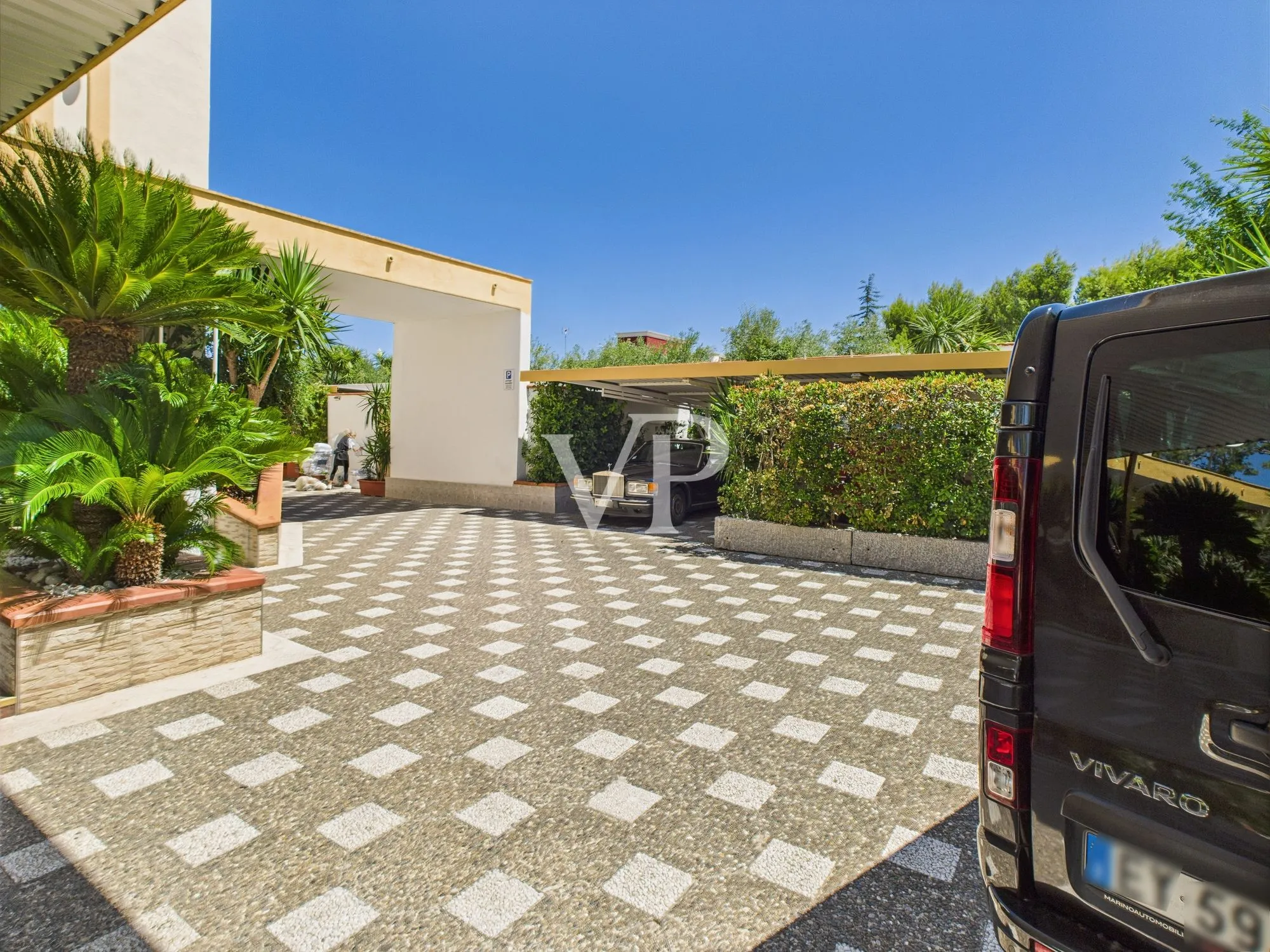 Hotel Villa 400 meters from the sea