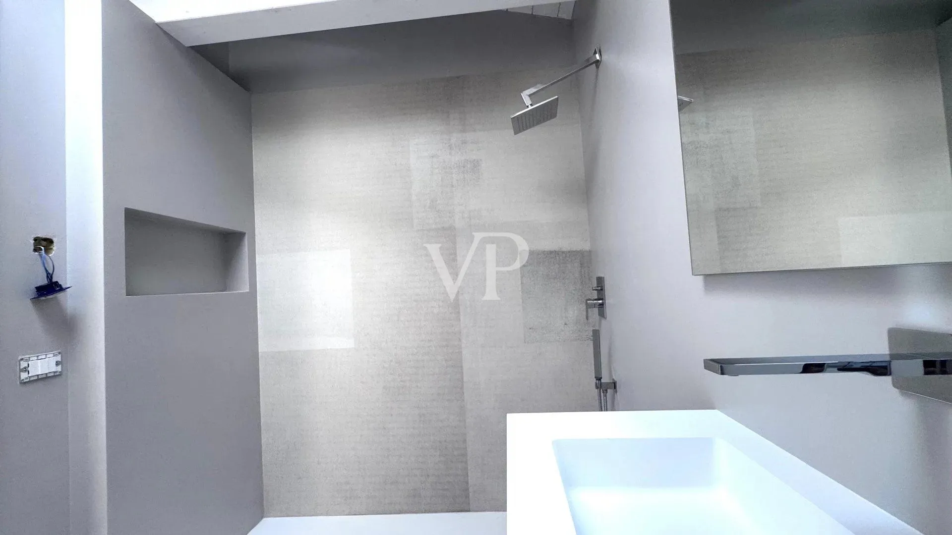 Elegant apartment with sea view and terrace