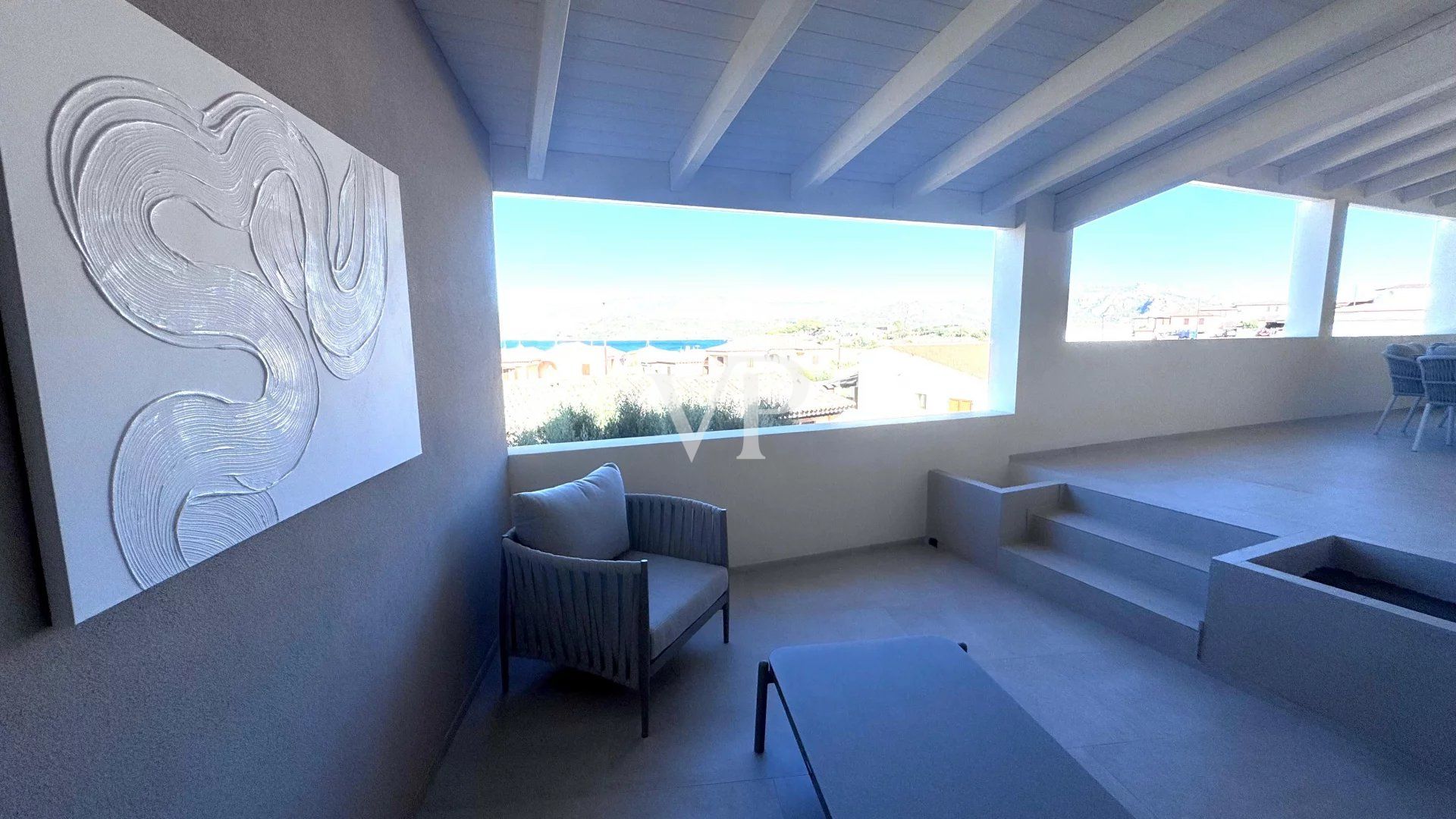Prestigeträchtiges Penthouse mit atemberaubender Terrasse mit Meerblick
