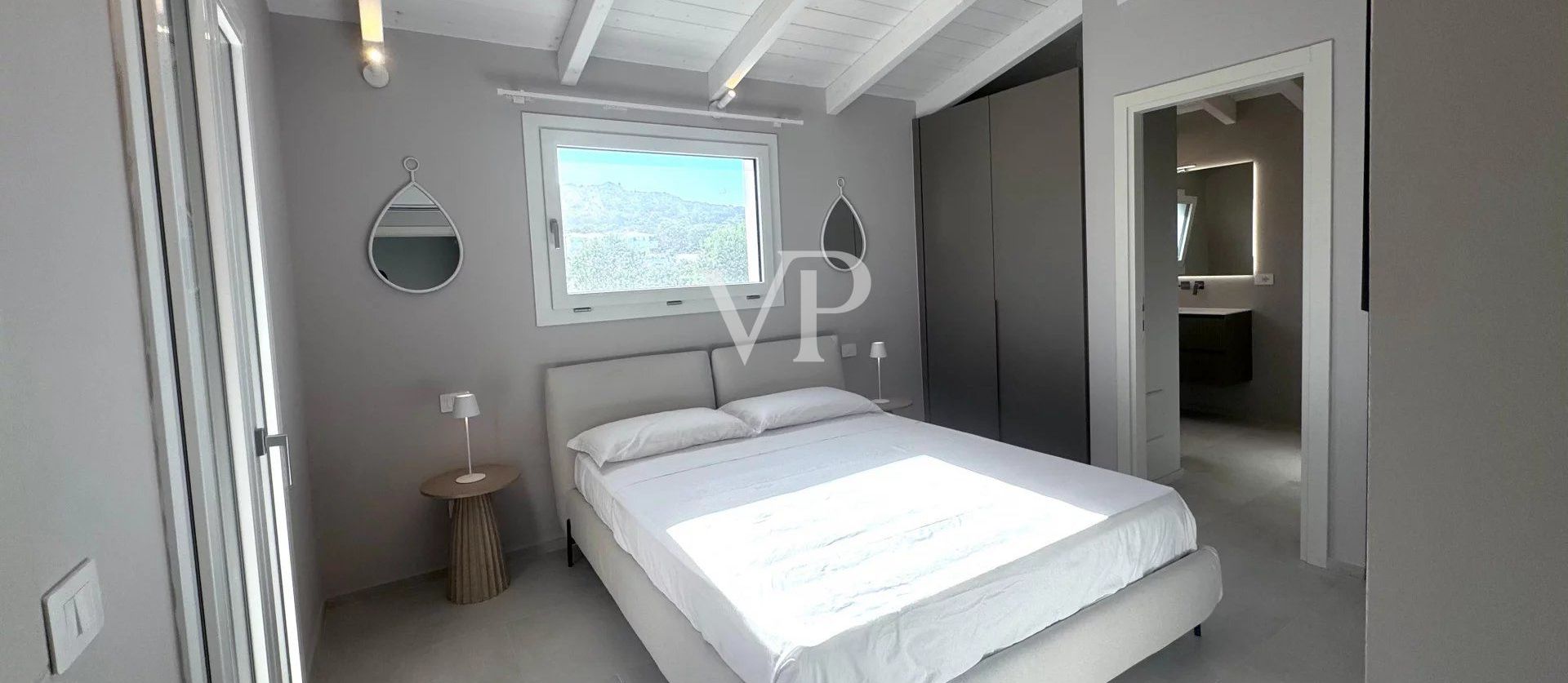 Prestigeträchtiges Penthouse mit atemberaubender Terrasse mit Meerblick