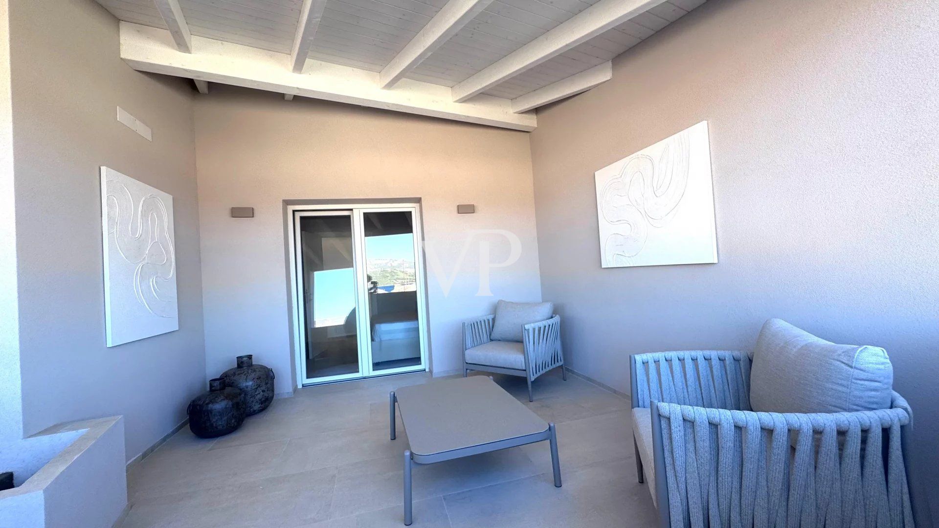 Prestigeträchtiges Penthouse mit atemberaubender Terrasse mit Meerblick