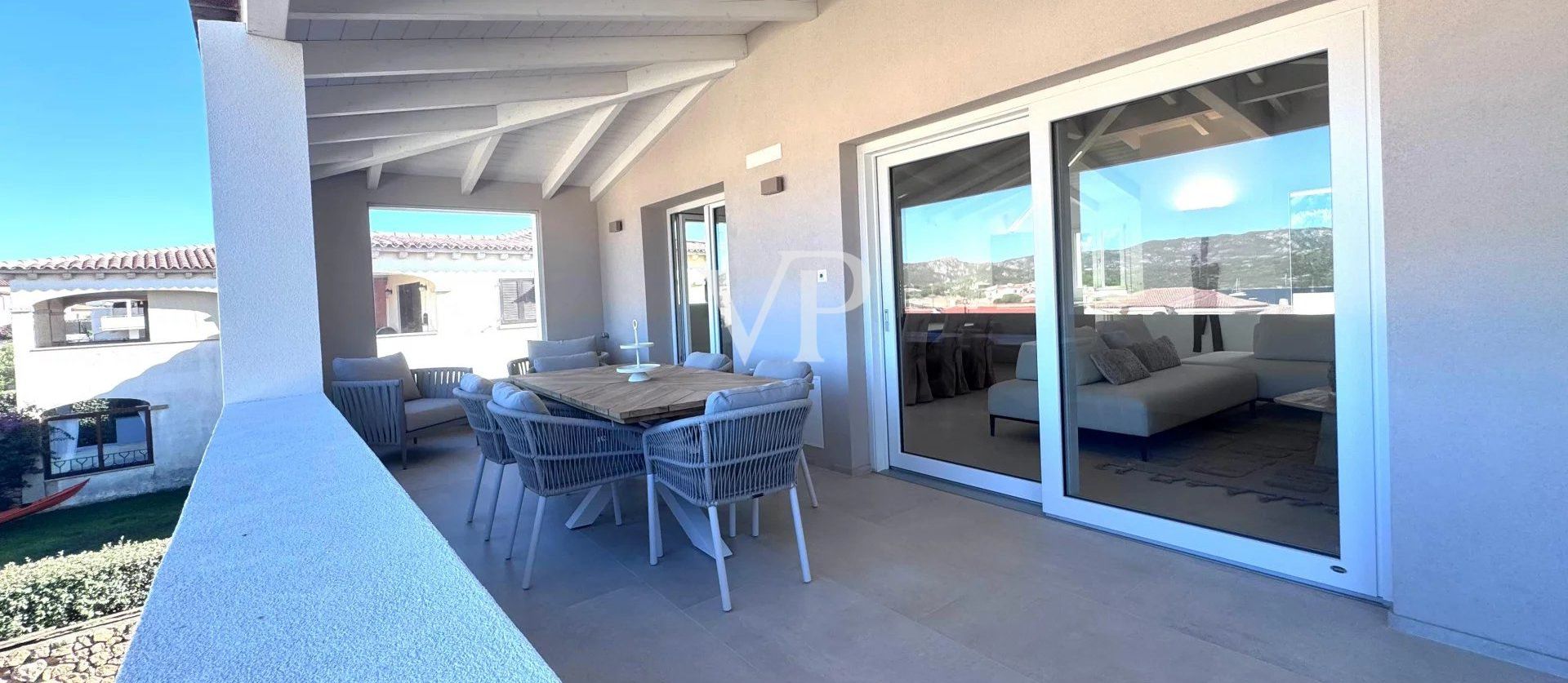 Prestigeträchtiges Penthouse mit atemberaubender Terrasse mit Meerblick