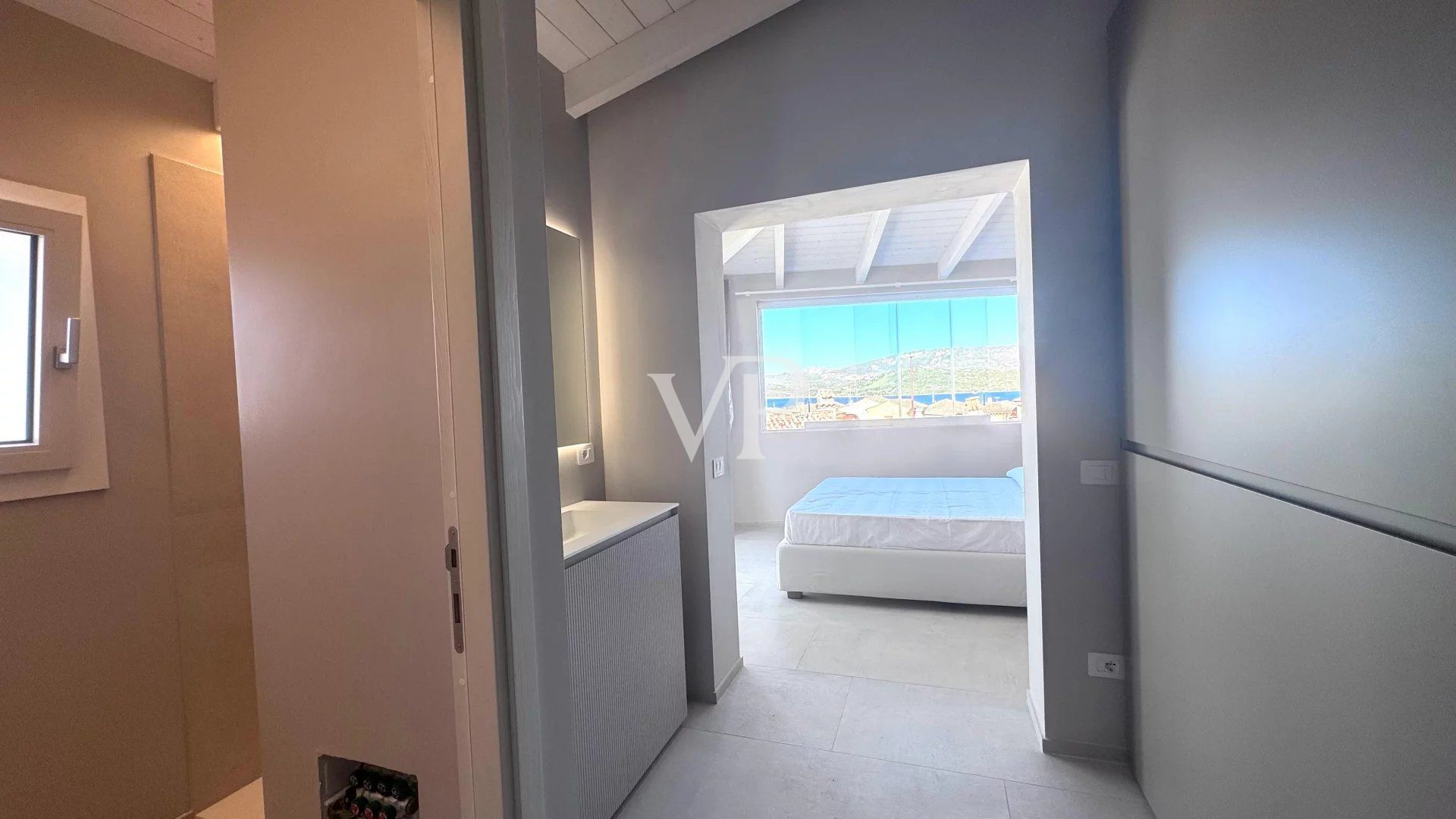 Prestigeträchtiges Penthouse mit atemberaubender Terrasse mit Meerblick