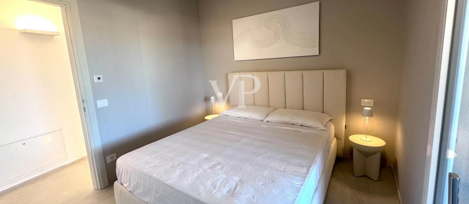 Prestigeträchtiges Penthouse mit atemberaubender Terrasse mit Meerblick