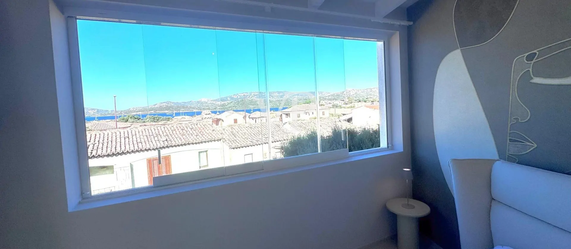 Prestigeträchtiges Penthouse mit atemberaubender Terrasse mit Meerblick