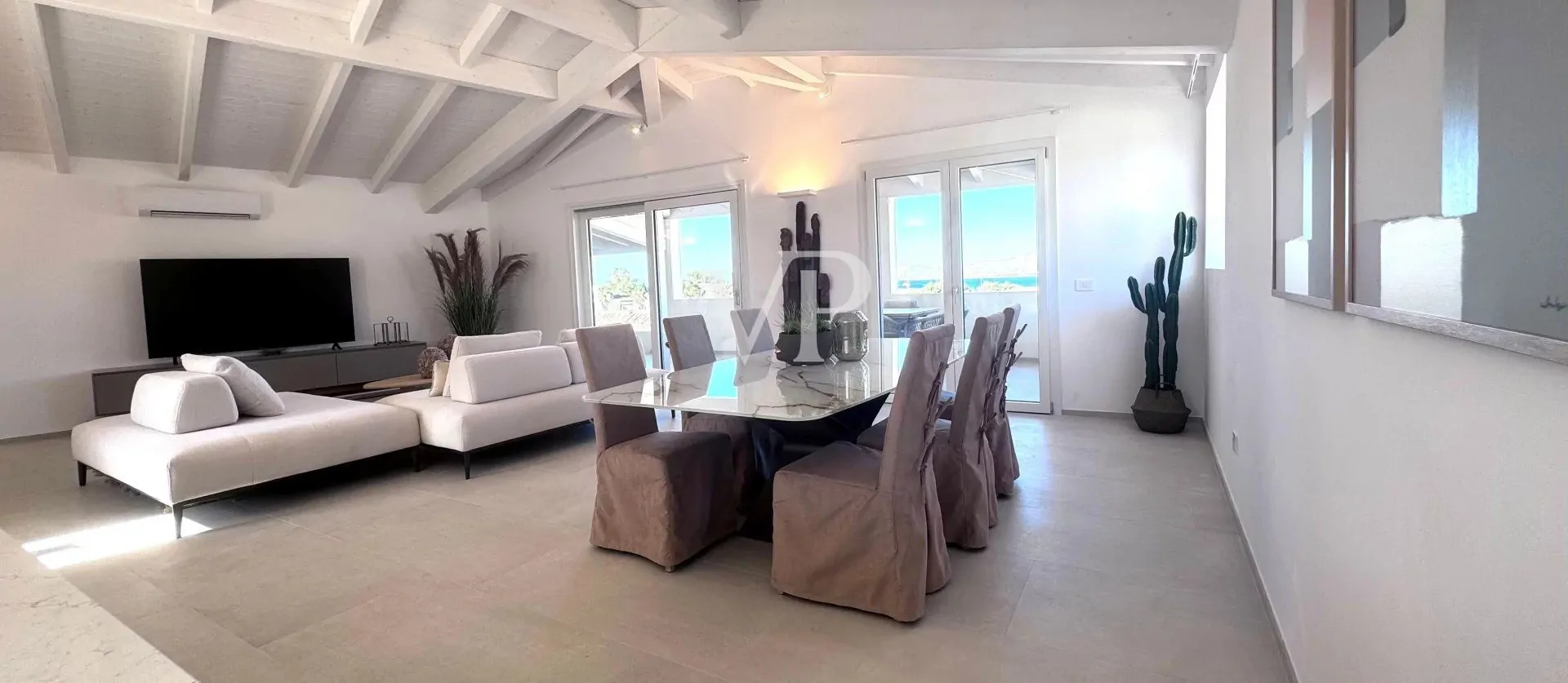 Prestigeträchtiges Penthouse mit atemberaubender Terrasse mit Meerblick