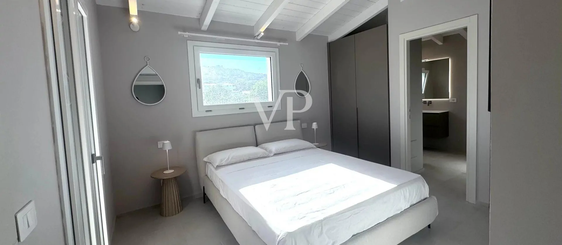 Prestigeträchtiges Penthouse mit atemberaubender Terrasse mit Meerblick