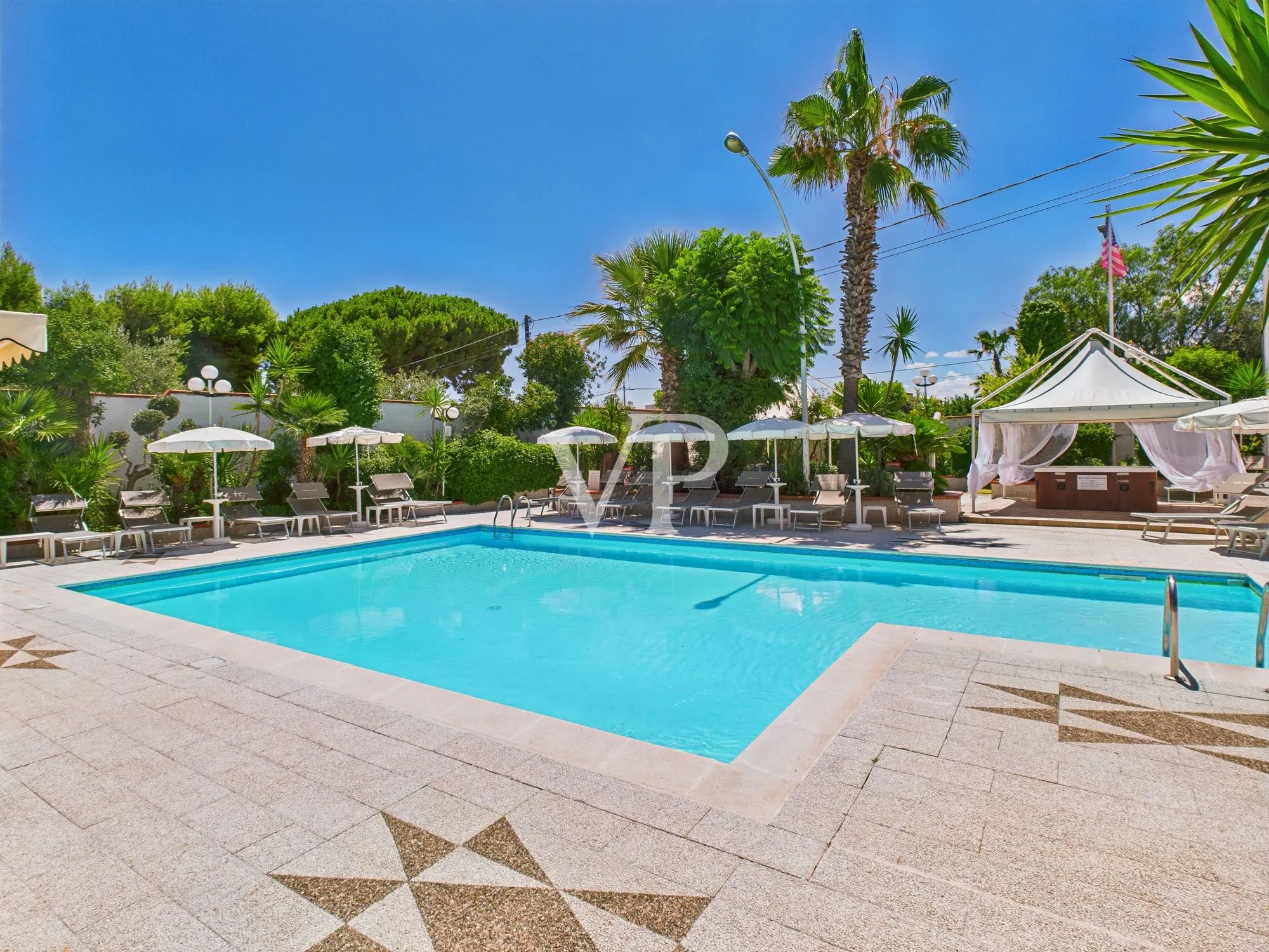 Aktivhotel mit Schwimmbad und tropischem Garten