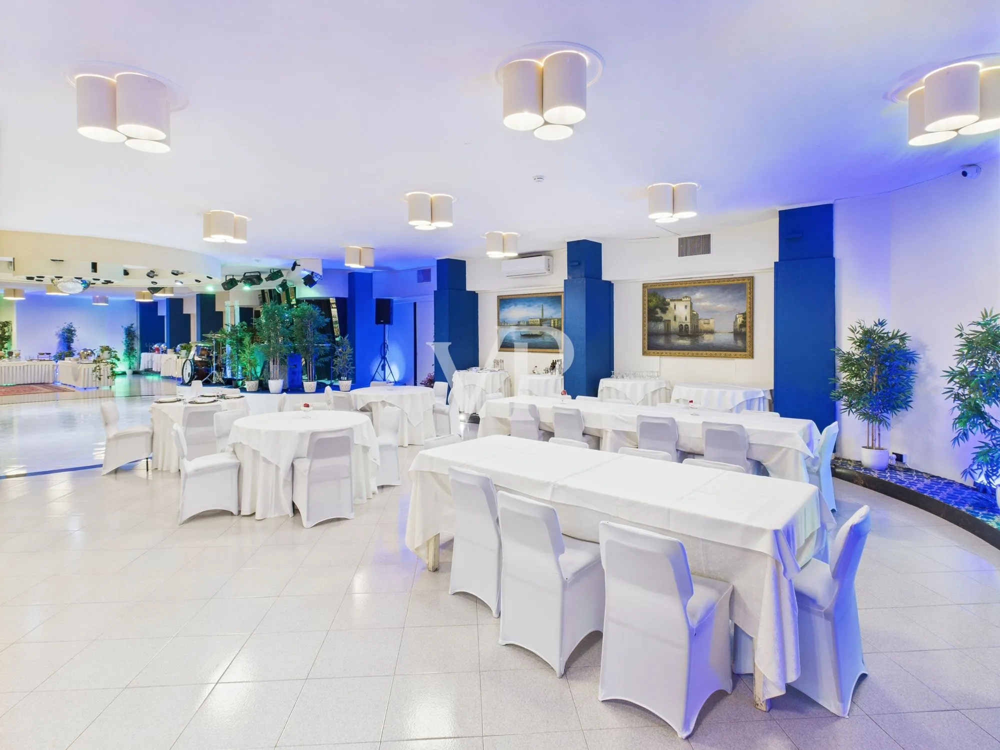 Aktivhotel mit Schwimmbad und tropischem Garten