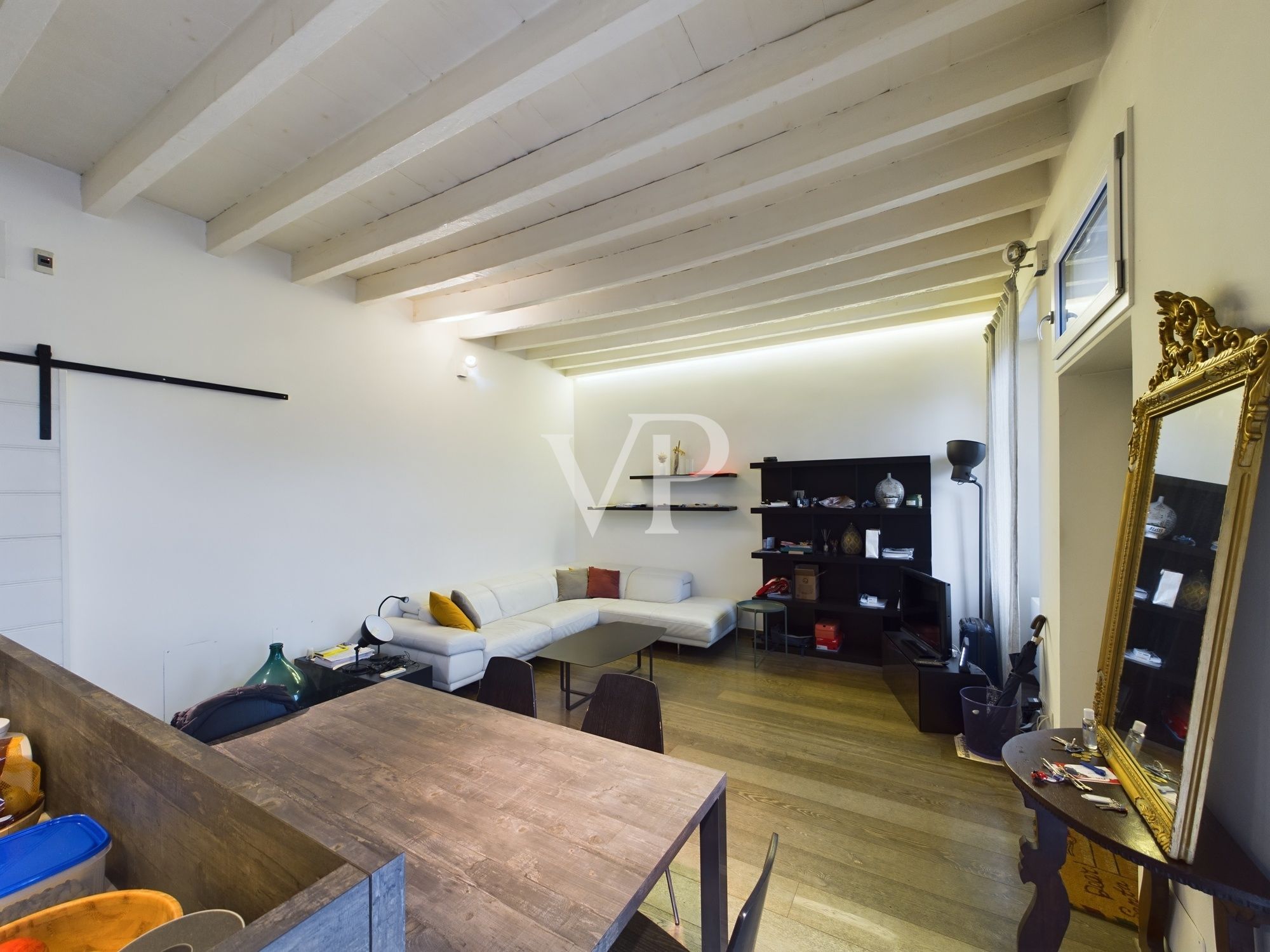 Renovierte Dreizimmerwohnung, zwei Bäder, frei ab November