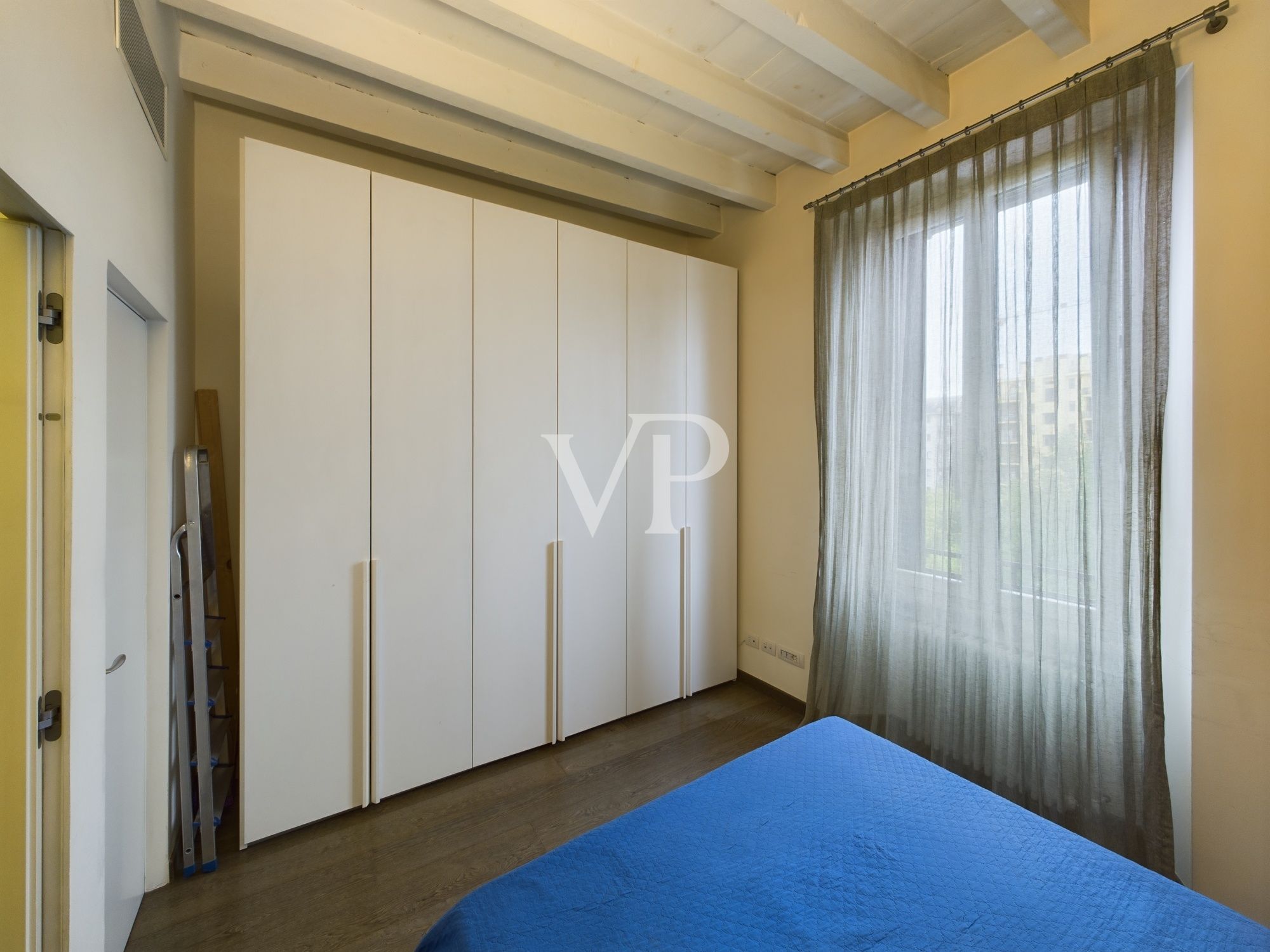 Renovierte Dreizimmerwohnung, zwei Bäder, frei ab November