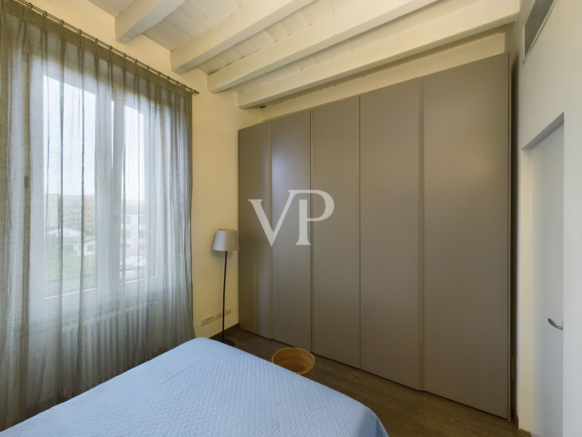 Renovierte Dreizimmerwohnung, zwei Bäder, frei ab November