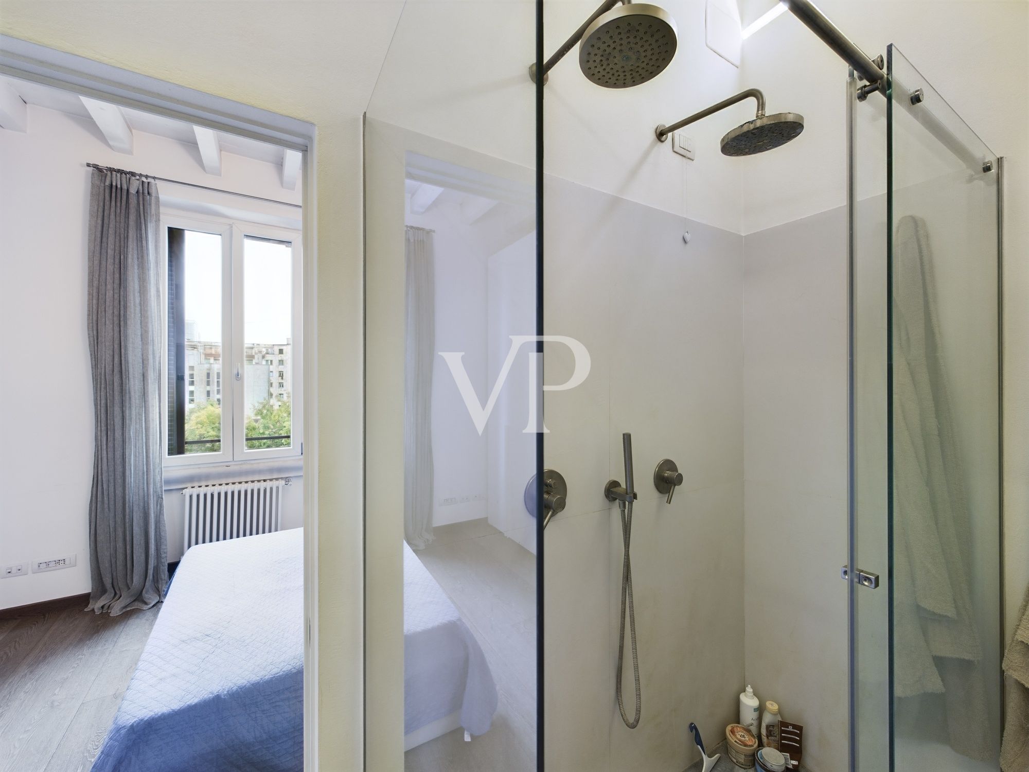 Renovierte Dreizimmerwohnung, zwei Bäder, frei ab November
