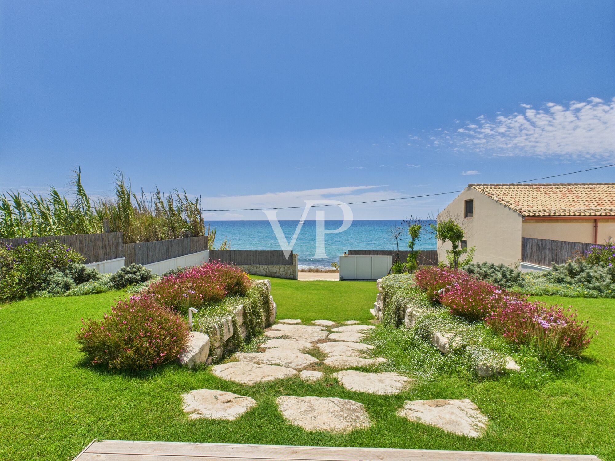 Esclusiva villa di design tra mare e natura a Cava D'Aliga - Sicilia Orientale