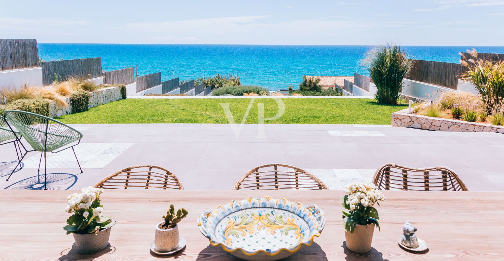 Exklusive Design-Villa zwischen Meer und Natur in Cava D'Aliga - Ostsizilien