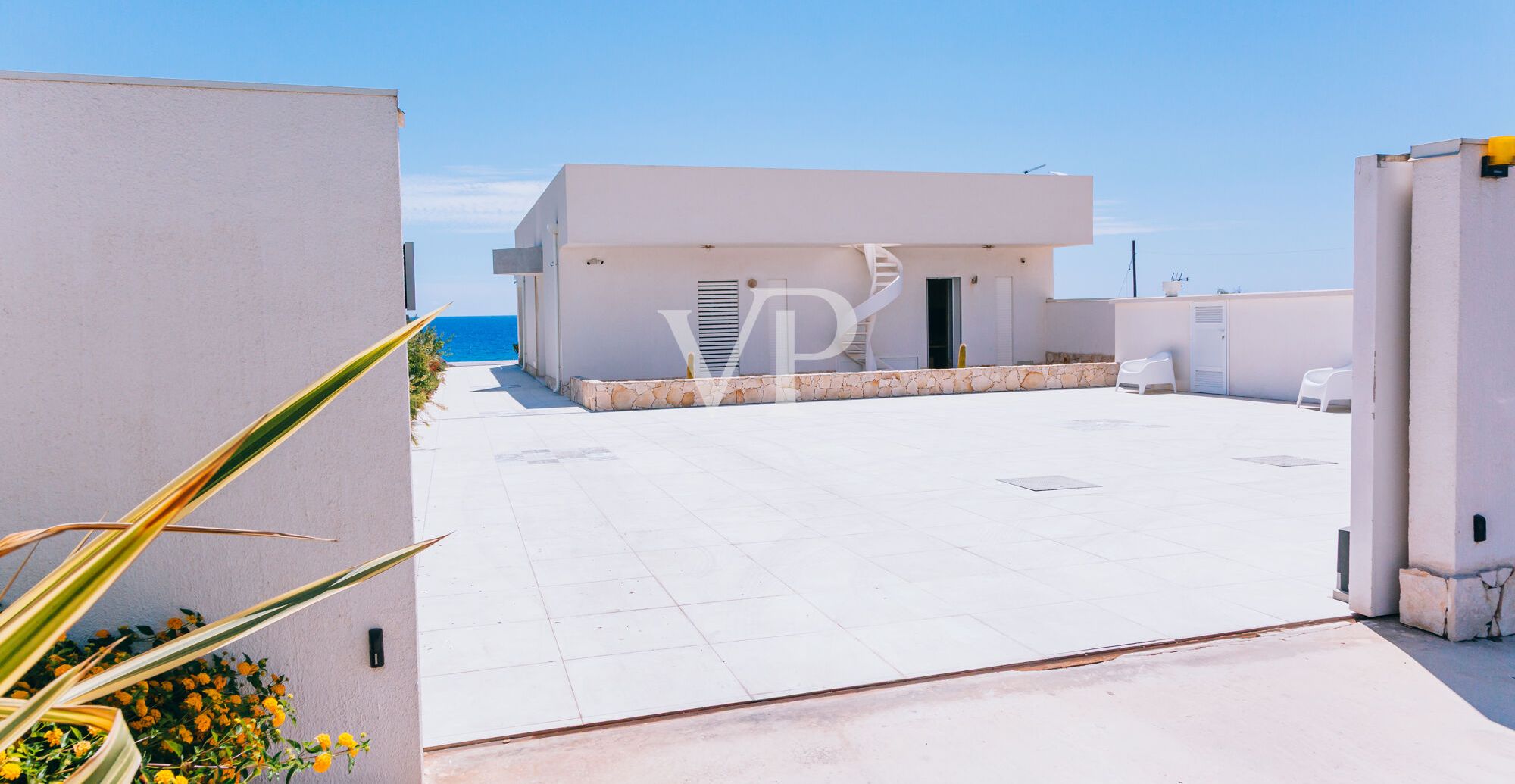 Exklusive Design-Villa zwischen Meer und Natur in Cava D'Aliga - Ostsizilien