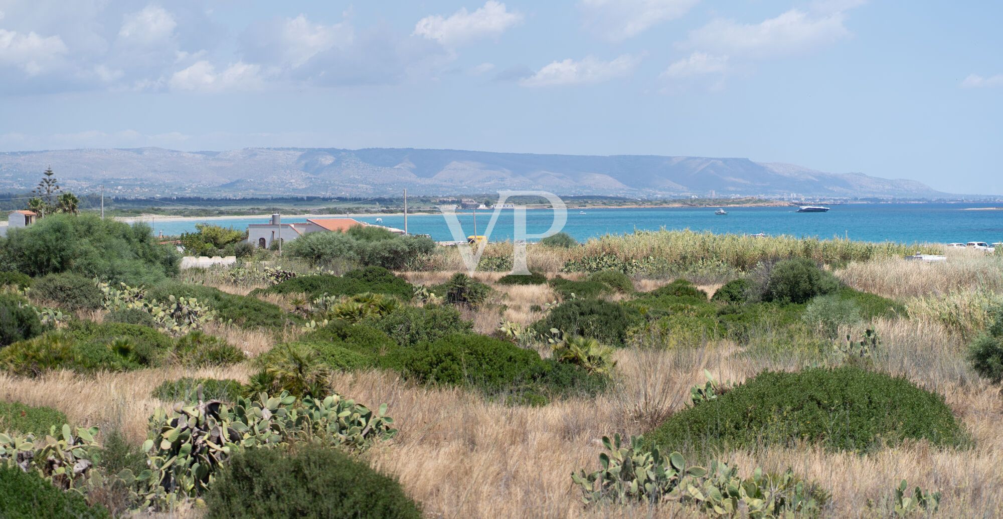 Chalet independiente junto al mar