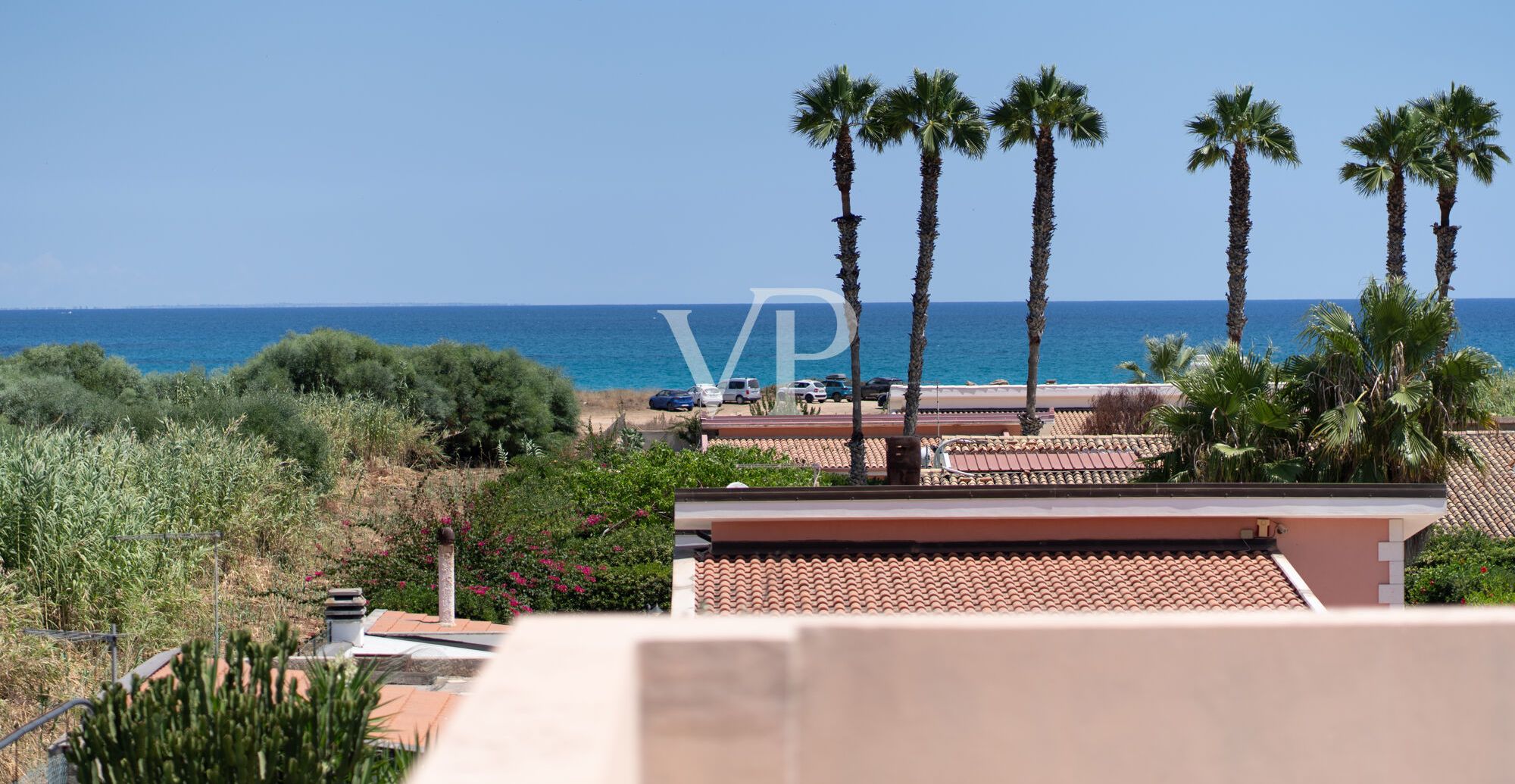 Chalet independiente junto al mar