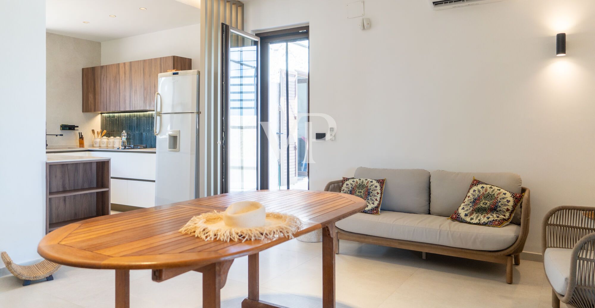 Chalet independiente junto al mar