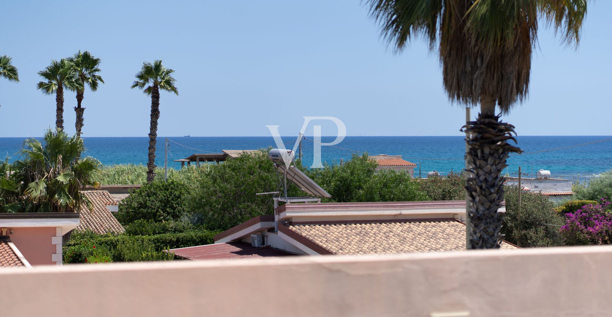 Chalet independiente junto al mar
