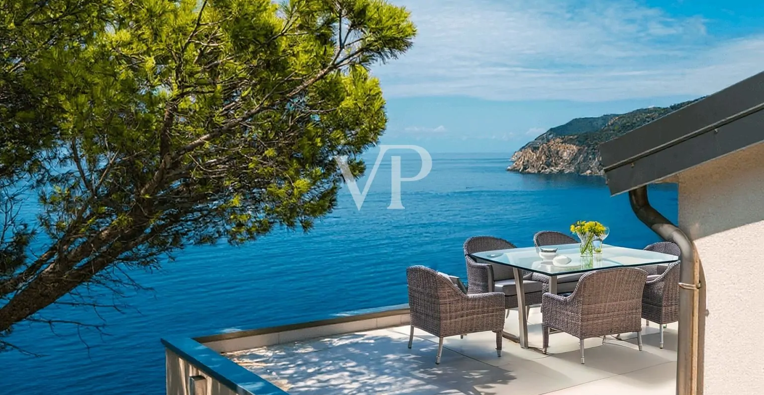 Wunderschönes Penthouse im Bau mit Panoramablick aufs Meer