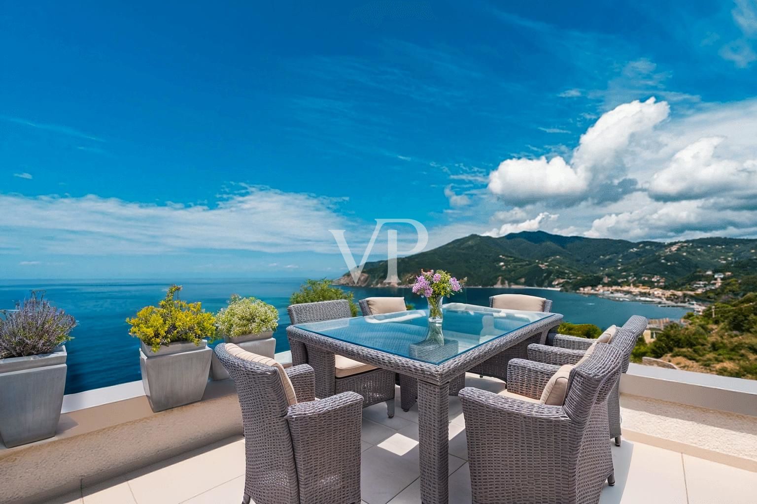 Wunderschönes Penthouse im Bau mit Panoramablick aufs Meer
