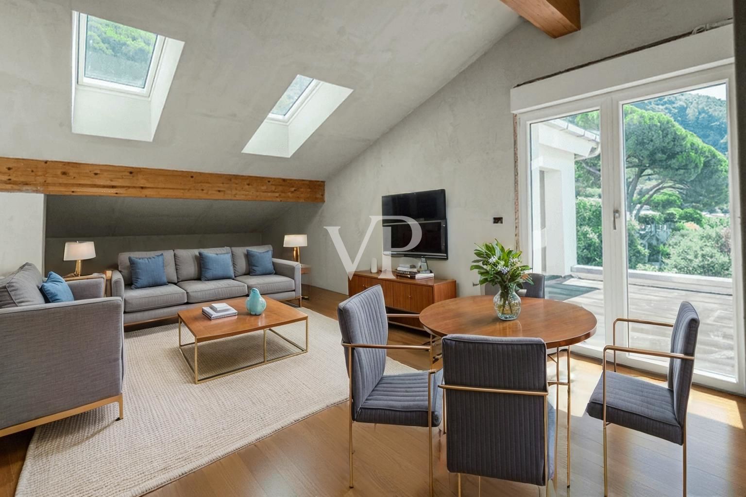 Wunderschönes Penthouse im Bau mit Panoramablick aufs Meer