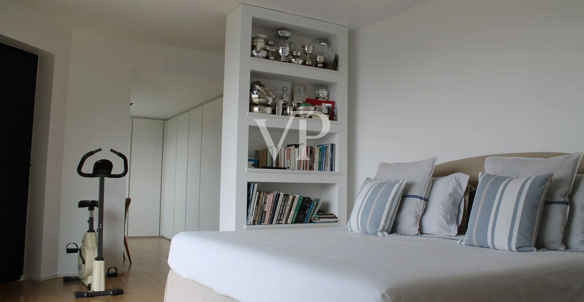 Moderne Villa mit Schwimmbad und herrlichem Blick auf den Comer See