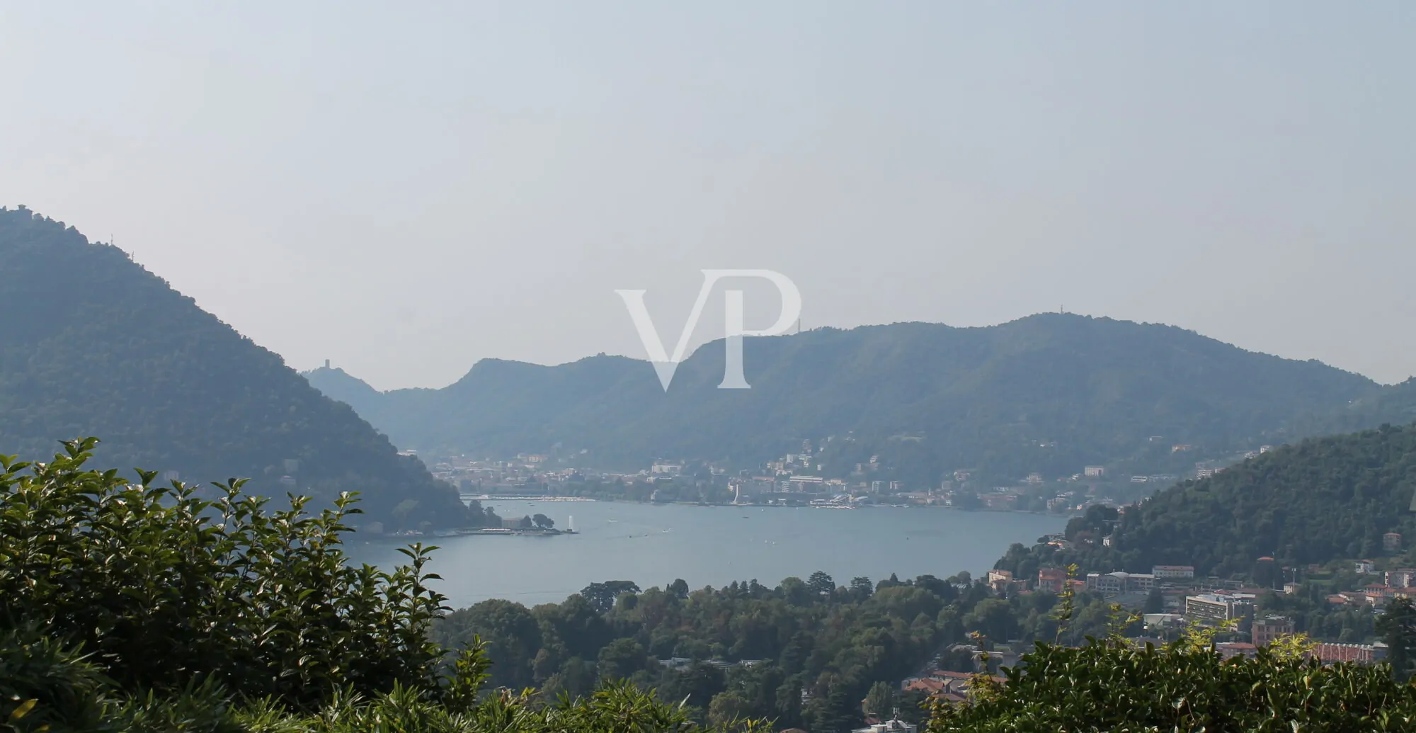 Moderne Villa mit Schwimmbad und herrlichem Blick auf den Comer See