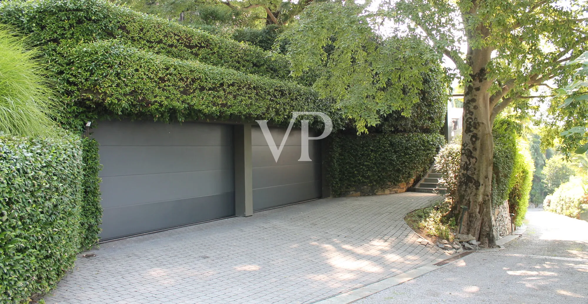 Moderne Villa mit Schwimmbad und herrlichem Blick auf den Comer See