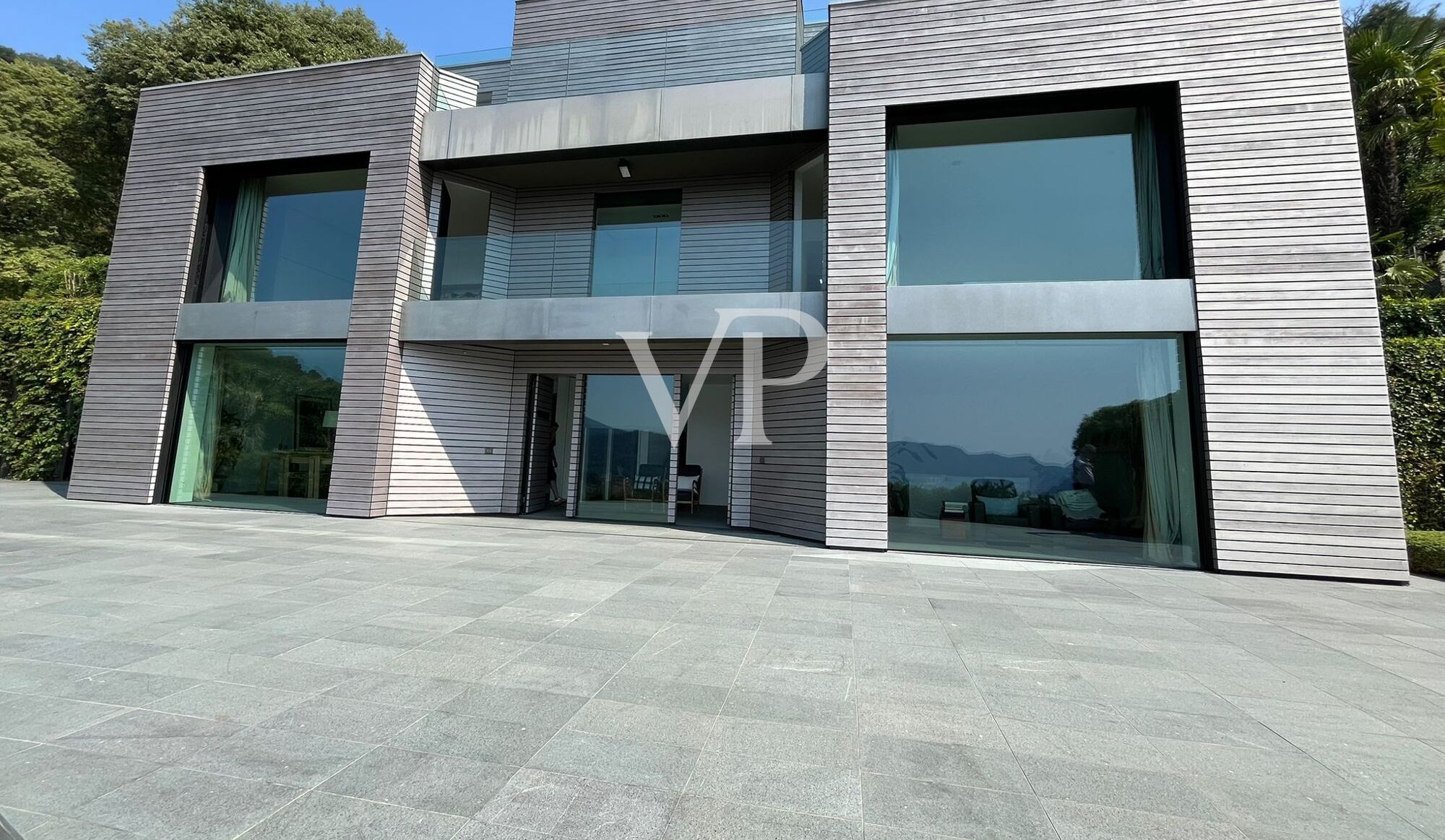 Moderne Villa mit Schwimmbad und herrlichem Blick auf den Comer See