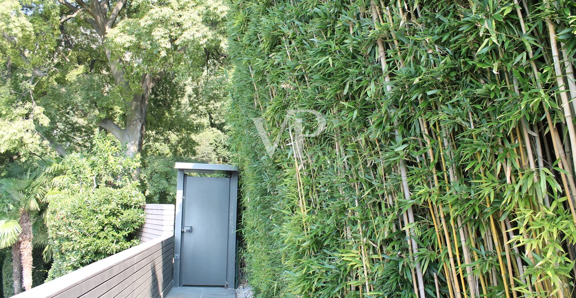 Moderne Villa mit Schwimmbad und herrlichem Blick auf den Comer See