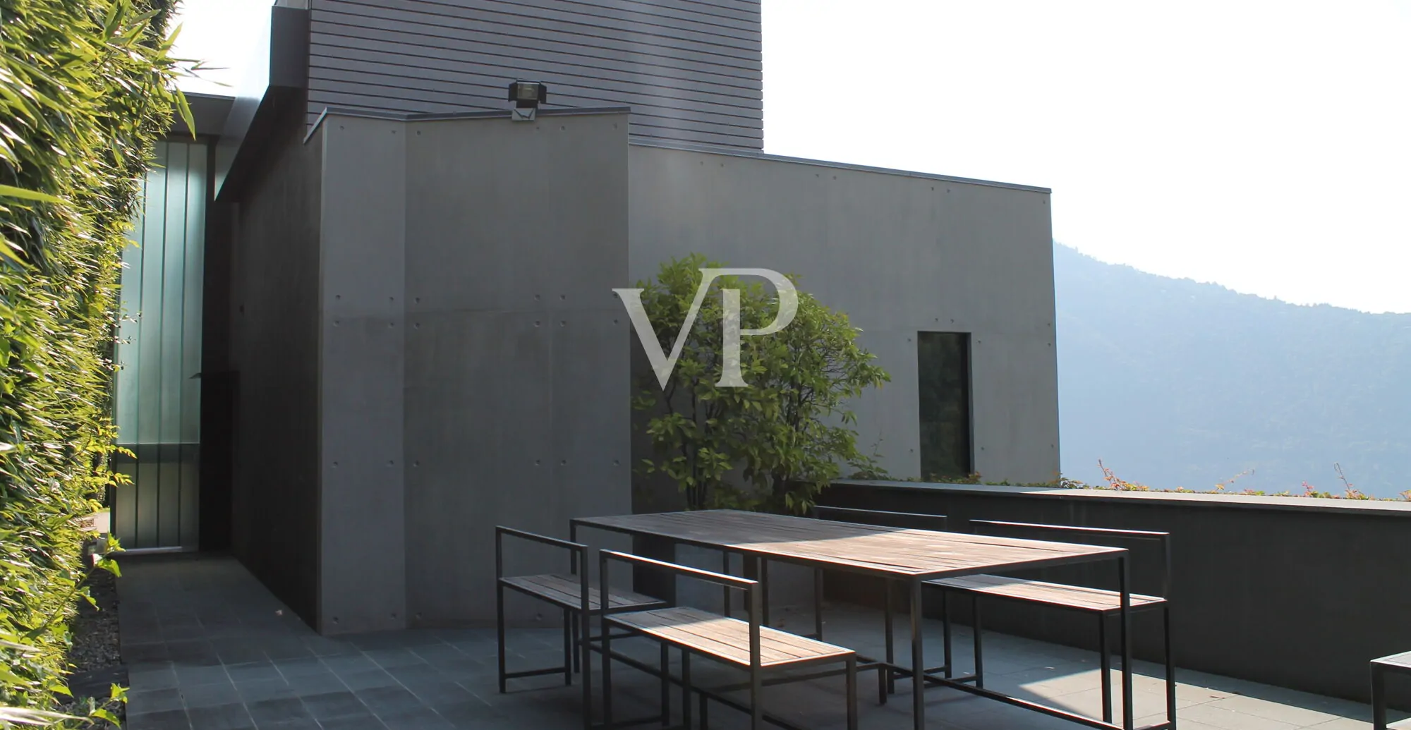 Moderne Villa mit Schwimmbad und herrlichem Blick auf den Comer See