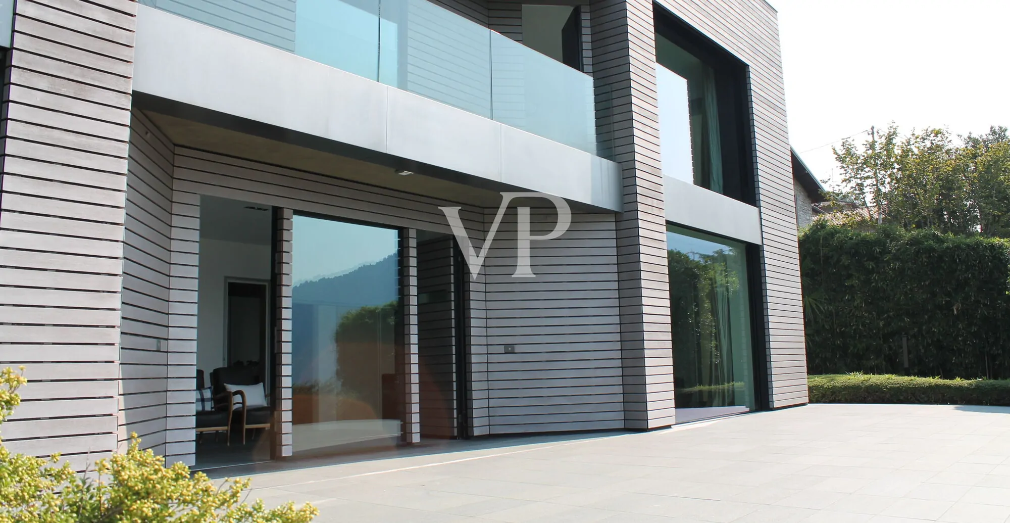 Moderne Villa mit Schwimmbad und herrlichem Blick auf den Comer See