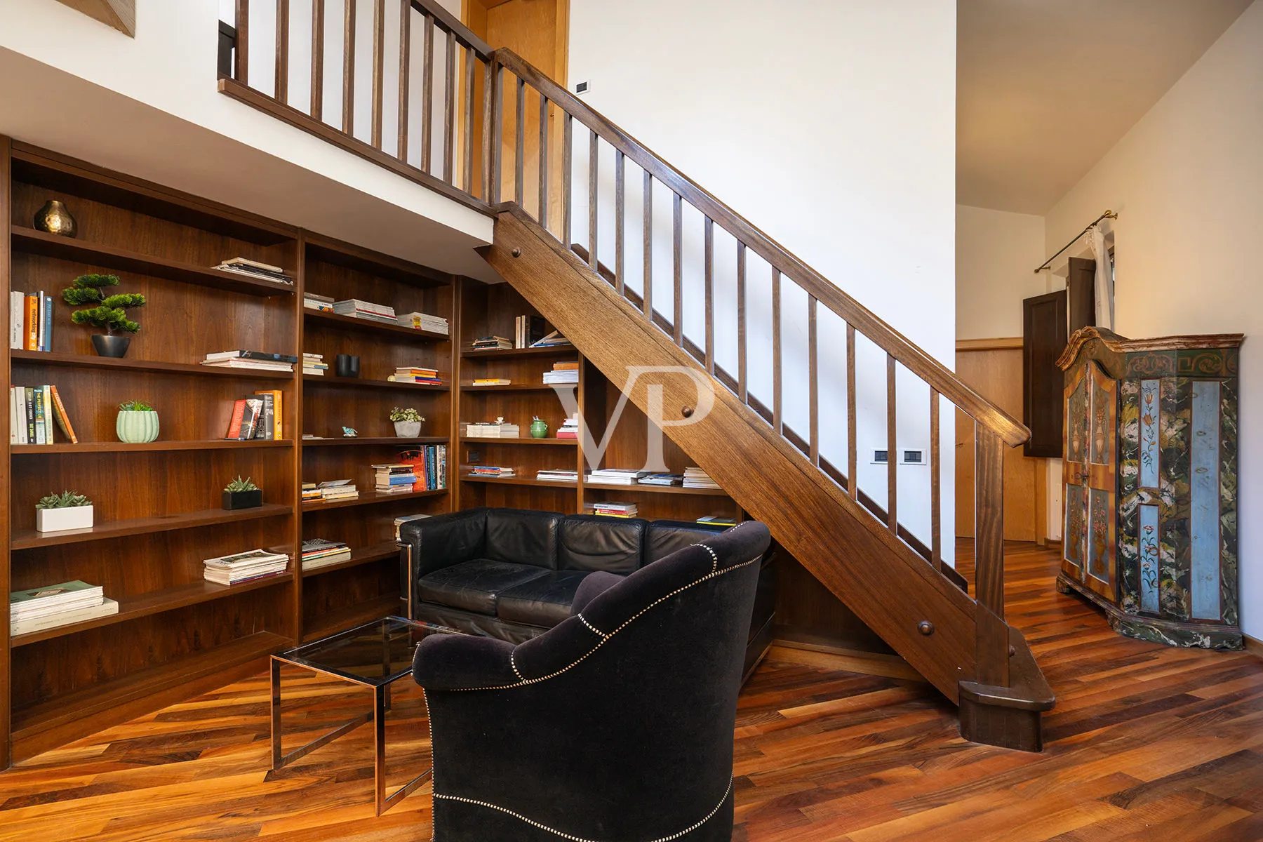 Penthouse on Campanile Street provided with CIN