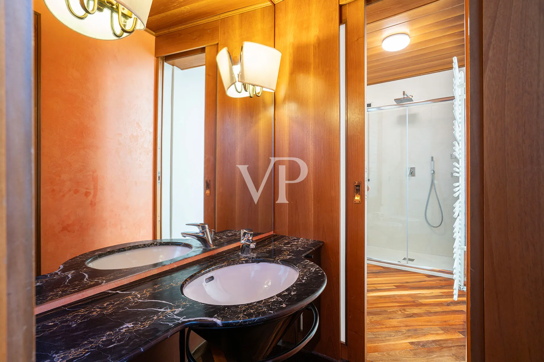 Penthouse on Campanile Street provided with CIN