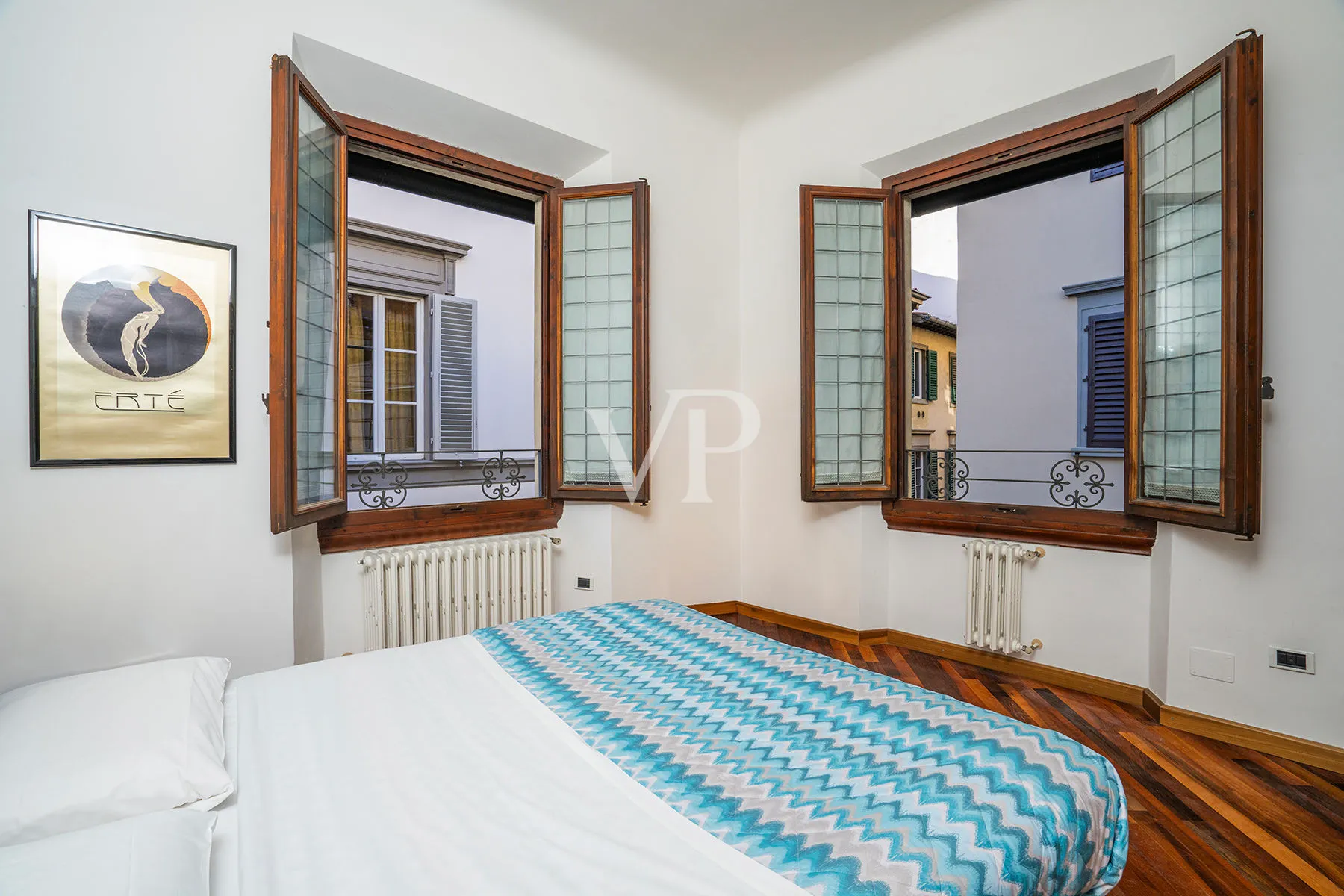 Penthouse on Campanile Street provided with CIN