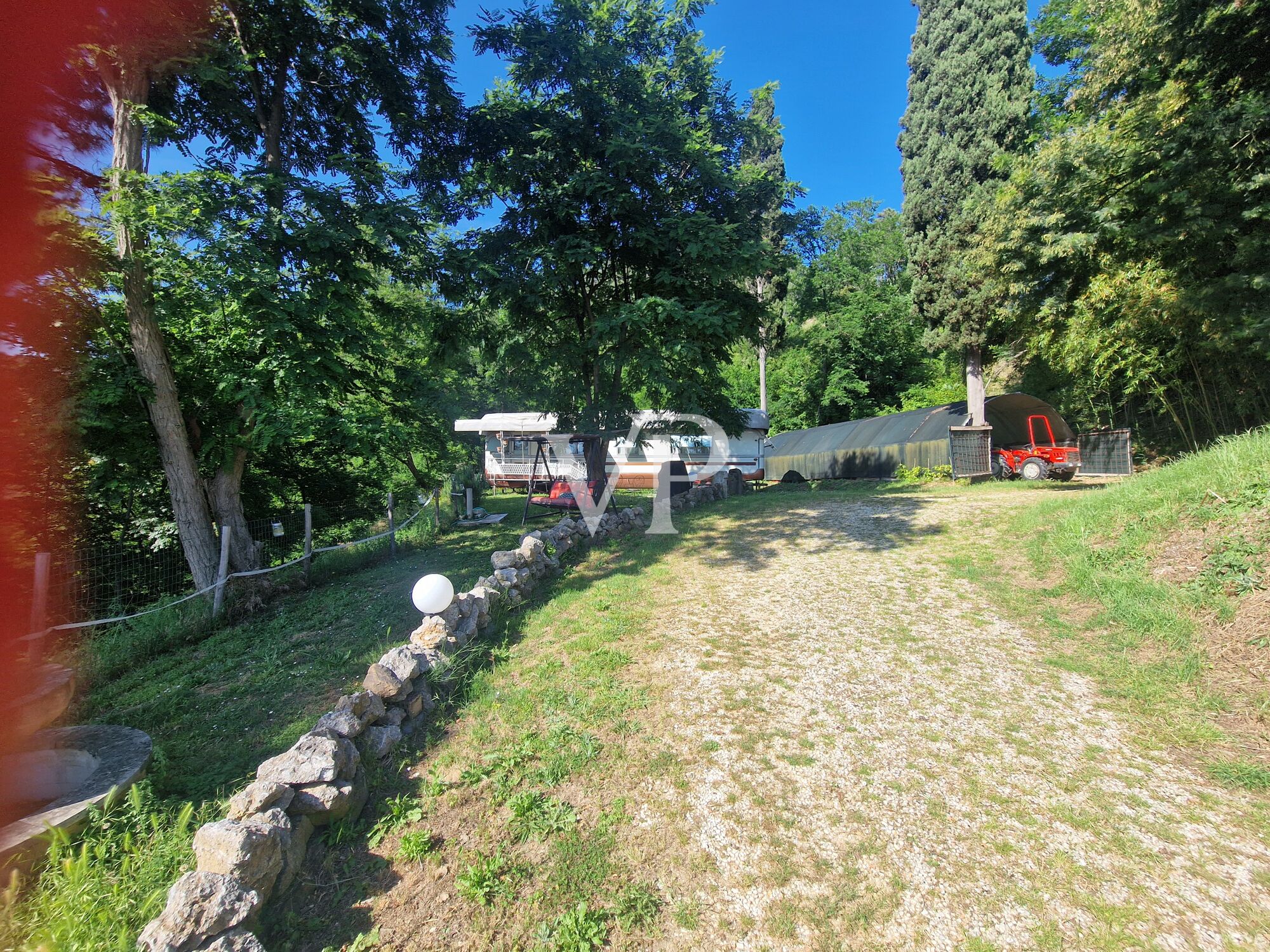Prestigieuse ferme dans les collines toscanes avec piscine