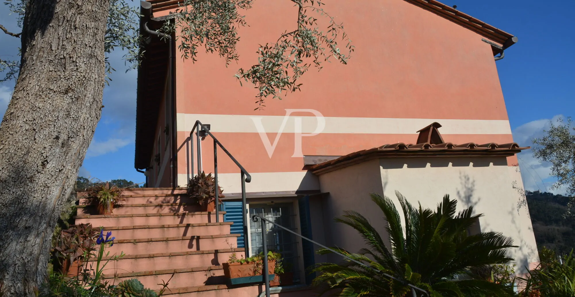 Prestigeträchtiges Agritourismus in den toskanischen Hügeln mit Schwimmbad