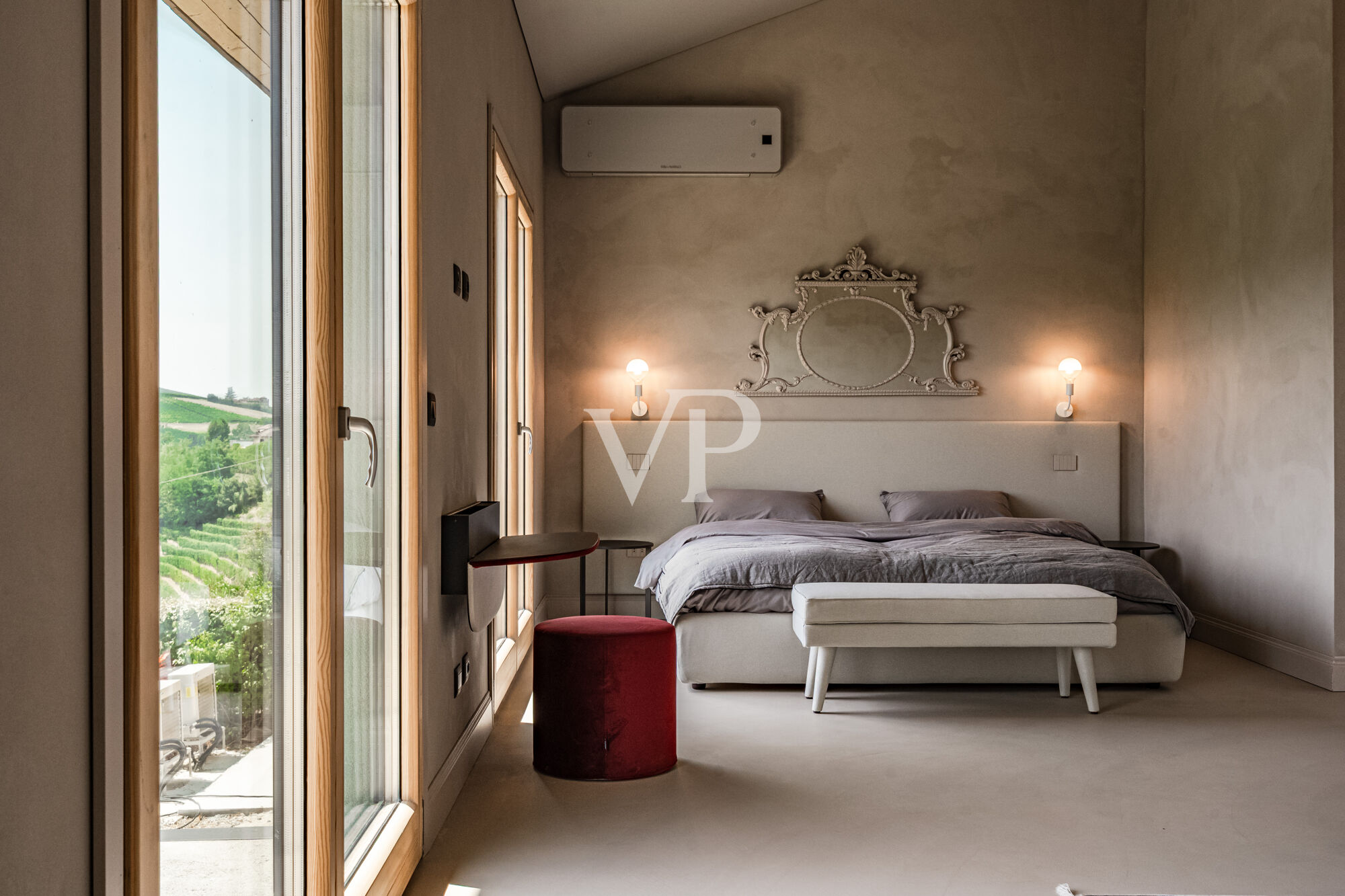 Prestigiosa villa di nuova costruzione con vista mozzafiato